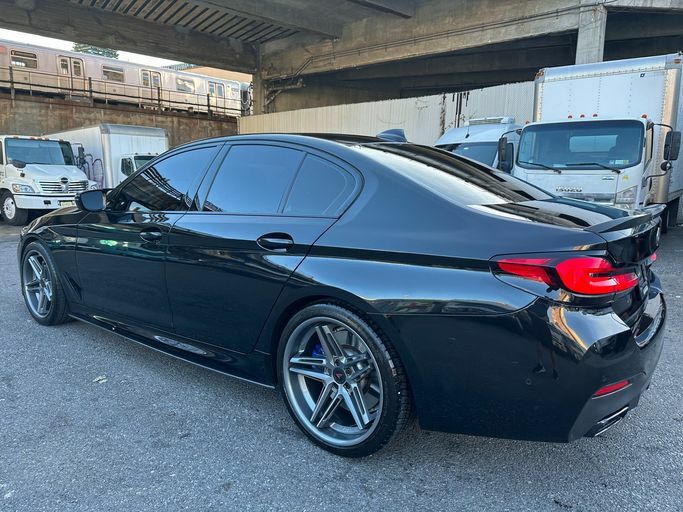 BMW 5 серии VII (G30/G31) Рестайлинг 4.4 2021 — изображение 4