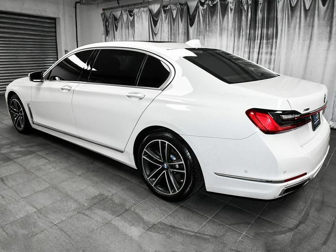 BMW 7 серии VI (G11/G12) Рестайлинг 3.0 2021 — изображение 2
