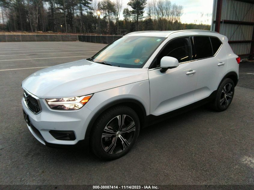Volvo XC40 I 2.0 2022 — изображение 2