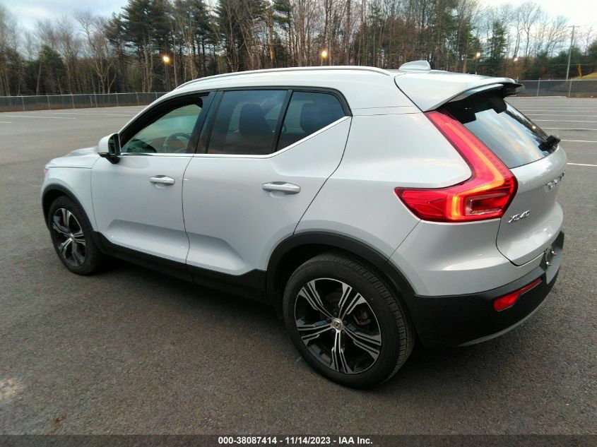 Volvo XC40 I 2.0 2022 — изображение 3